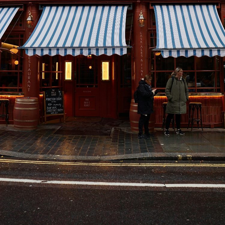 How We Choose the Right Method for Each Awning